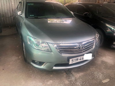 cần bán Toyota Camry đời 2010 số tự động máy 2.4G