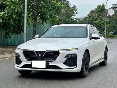 VinFast Lux A2.0 2022 A2.0 Tiêu chuẩn - 9000 km