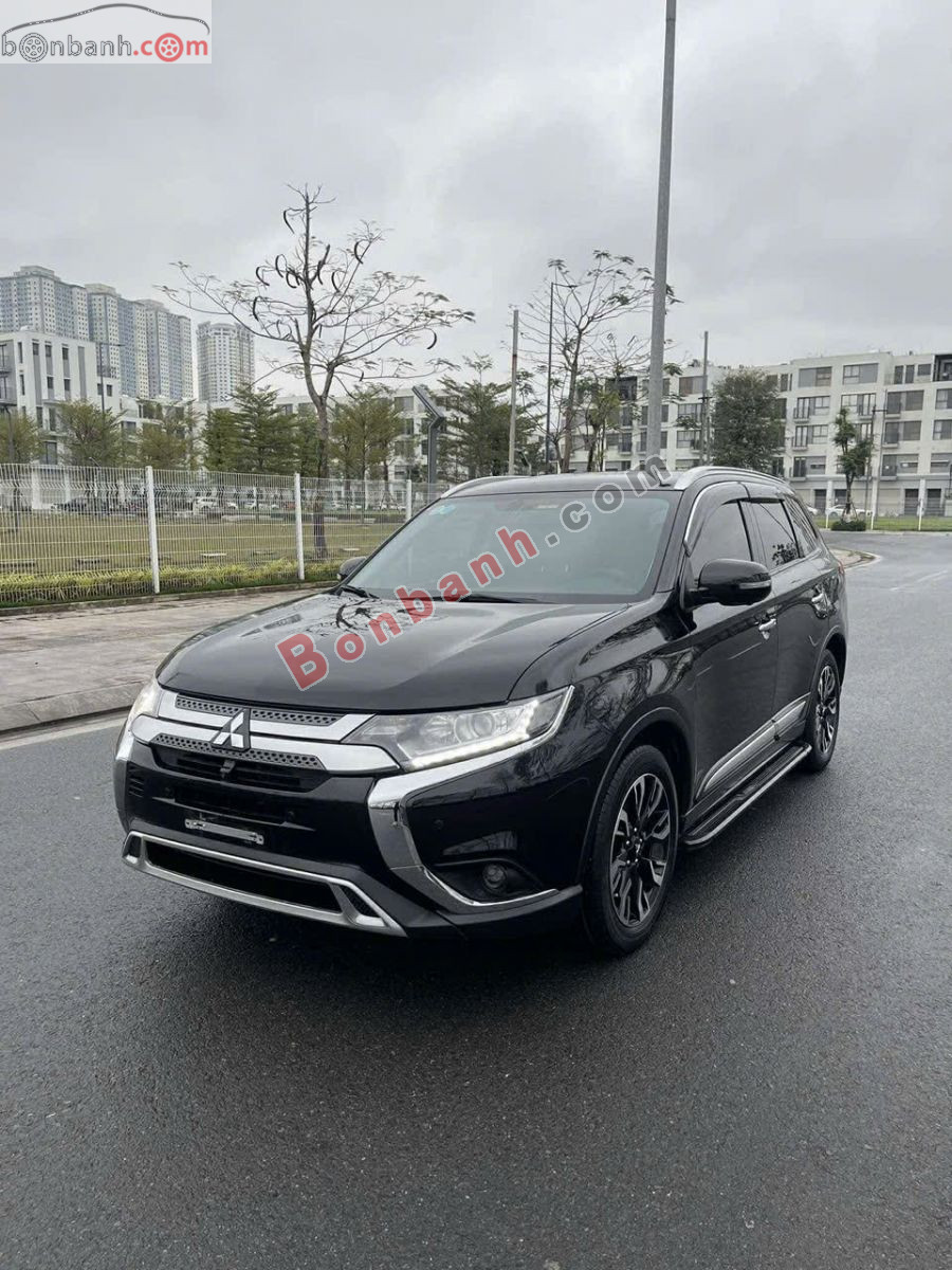 Xe Mitsubishi Outlander 2.0 CVT 2021