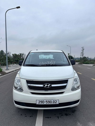 Bán Starex tải van 3 chỗ đời 2011,máy dầu,số sàn