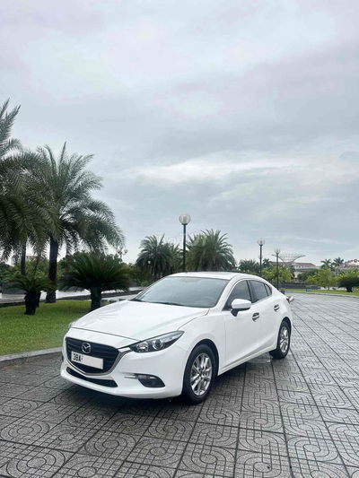 Mazda 3 2017 1.5 AT Sedan - 85000 km