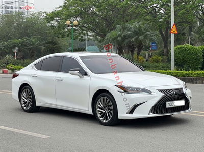 Xe Lexus ES 250 2021