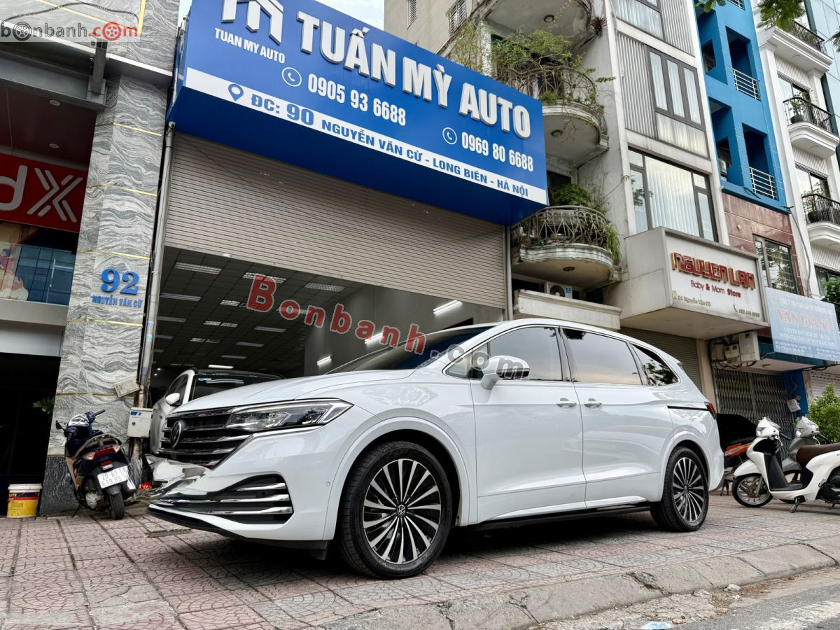 Xe Volkswagen Viloran Luxury 2024