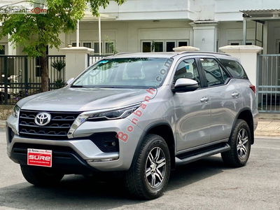 Xe Toyota Fortuner 2.7V 4x2 AT 2020