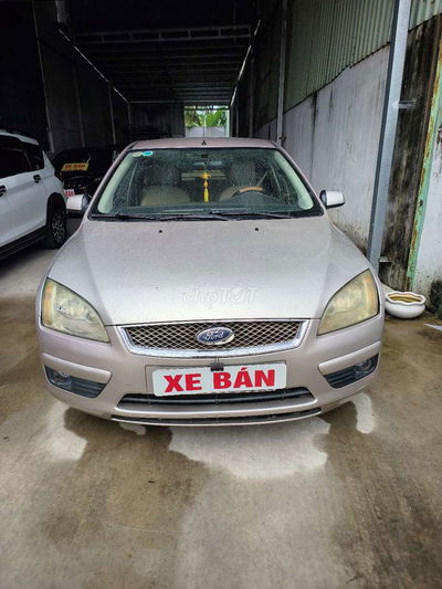 Cần bán xe forcus 1.8 MT - 12435 km