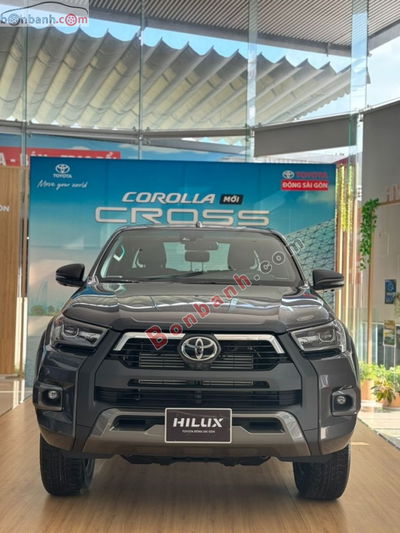 Xe Toyota Hilux Adventure 2.8L 4x4 AT 2025