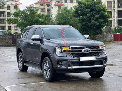 Xe Ford Everest Titanium 2.0L 4x2 AT 2025