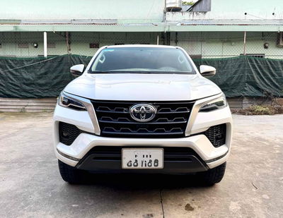 Toyota Fortuner 2022 2.4L 4x2 MT - 80000 km