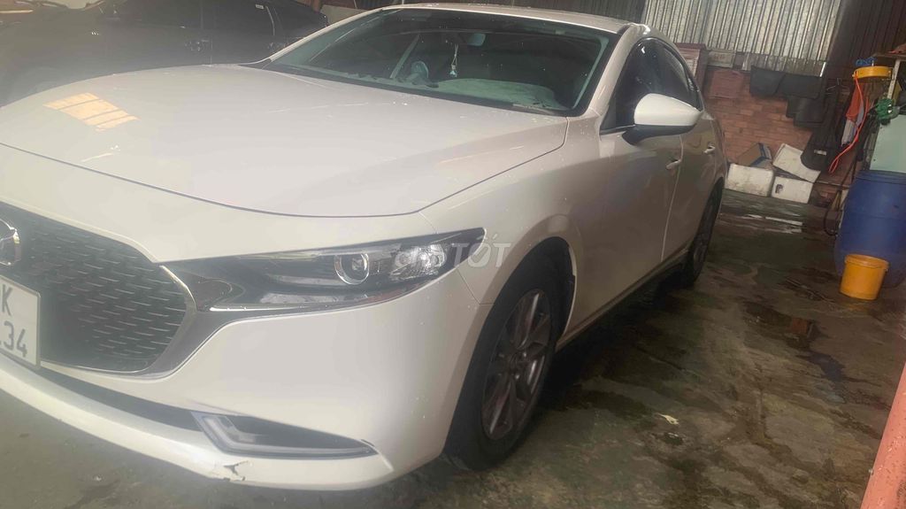 Mazda 3 2022 1.5L Luxury - 114 km