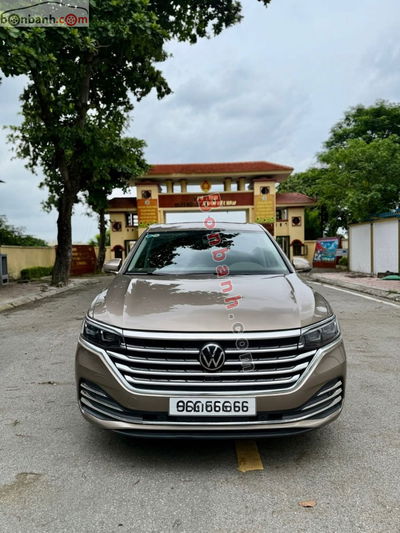 Xe Volkswagen Viloran Luxury 2024