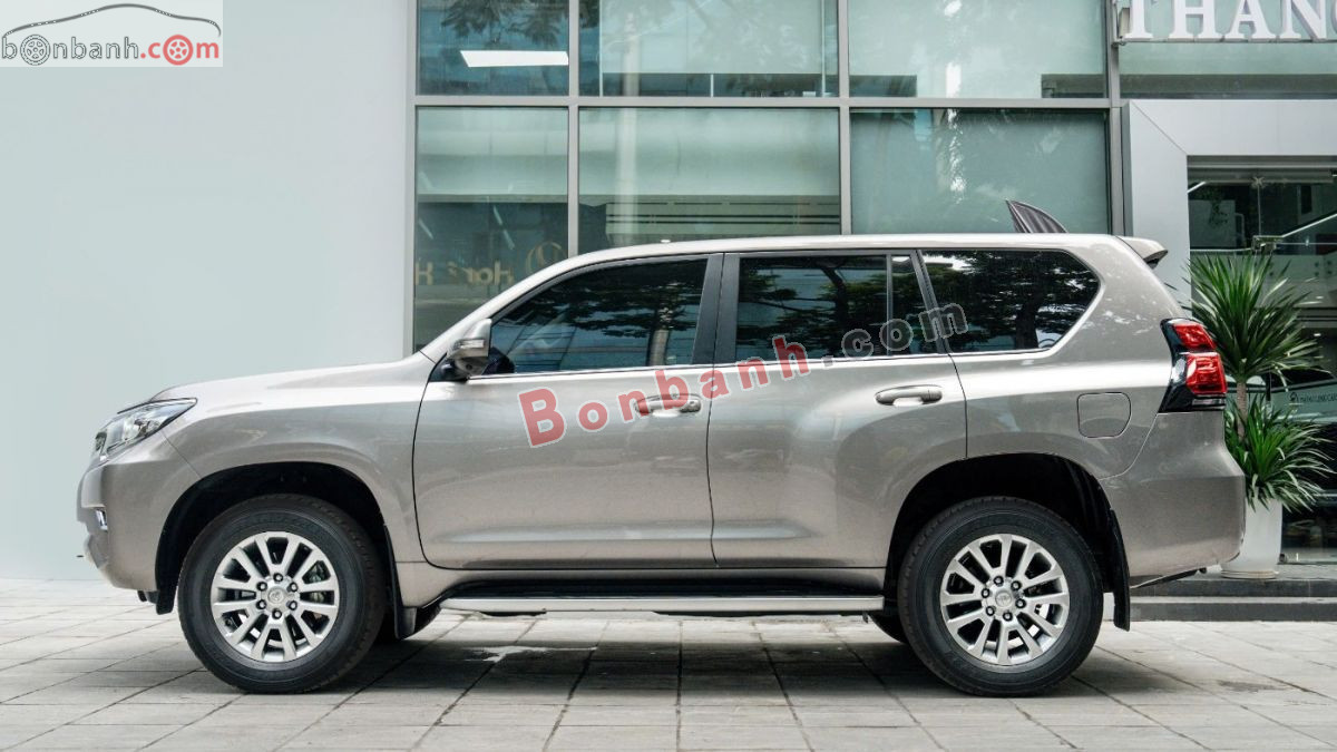 Xe Toyota Prado VX 2.7L 2021