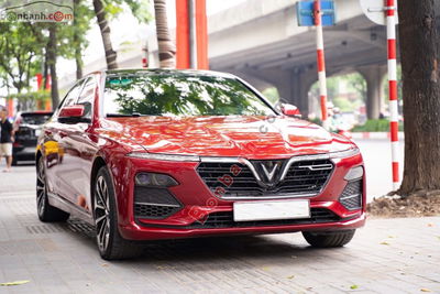 Xe VinFast Lux A 2.0 Premium 2.0 AT 2021