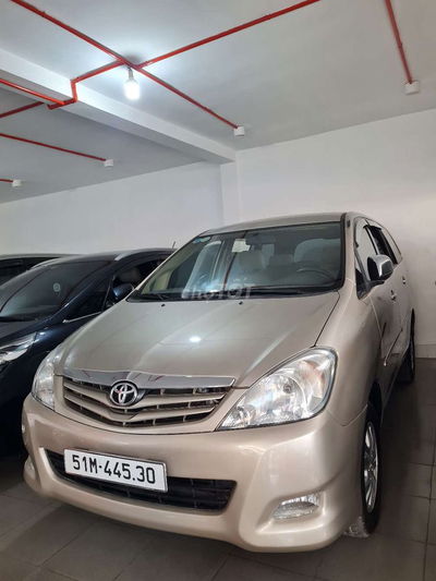 TOYOTA INNOVA 2.0G,số sàn,2011,152000km,ZINĐEP 92%