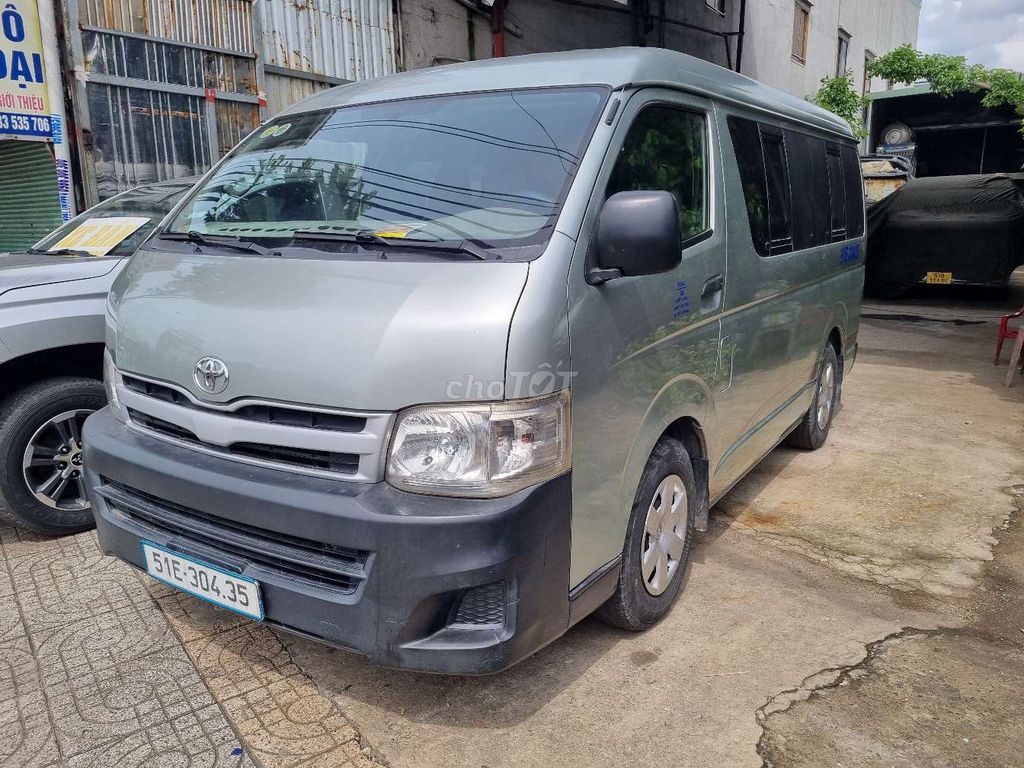 TOYOTA VAN 6C 850KG DẦU 2010