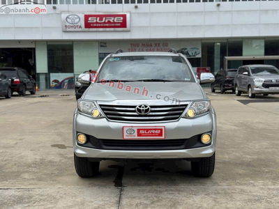 Xe Toyota Fortuner 2.7V 4x2 AT 2014