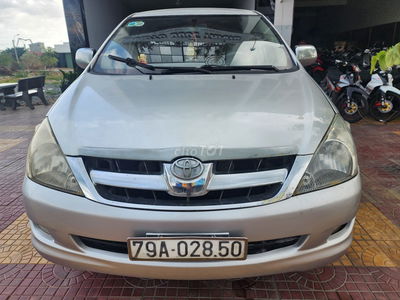 Toyota Innova 2008 J - 123456 km