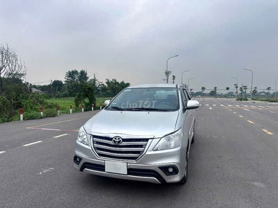 Toyota Innova 2015 2.0G - 80000 km
