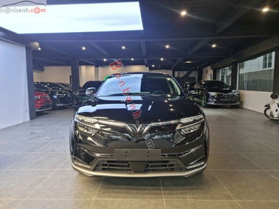 Xe VinFast VF8 Eco 2023