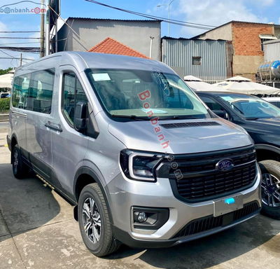 Xe Ford Transit Trend 2025