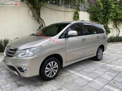 Xe Toyota Innova 2.0V 2016