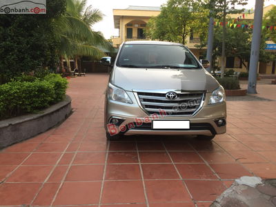 Xe Toyota Innova 2.0E 2016