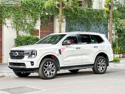 Xe Ford Everest Titanium Plus 2.0L 4x4 AT 2025
