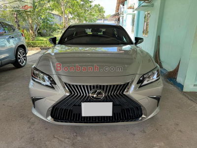 Xe Lexus ES 250 2020