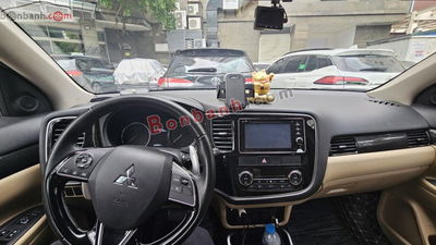 Xe Mitsubishi Outlander 2.0 CVT Premium 2018