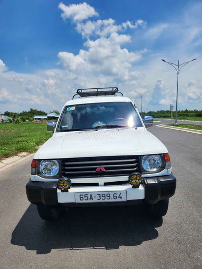 Pajero 09 chỗ nhập khẩu - 2 cầu