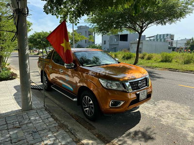 Nissan Navara 2017 SL 2.5 MT 4WD - 200000 km