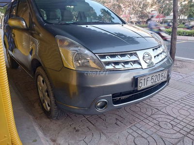 Nissan livina số tự động Đ2011