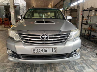 Toyota Fortuner 2015 2.5G 4x2 - 290000 km