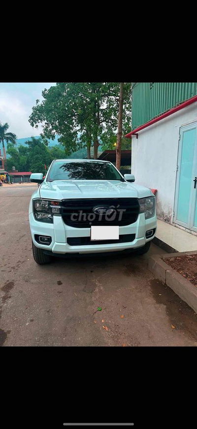 Ford Ranger 2022 XLS 2.0 4x2 AT - 605tr