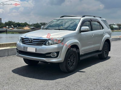 Xe Toyota Fortuner 2.7V 4X2 AT 2016
