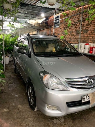 Toyota Innova 2011 - 1000 km