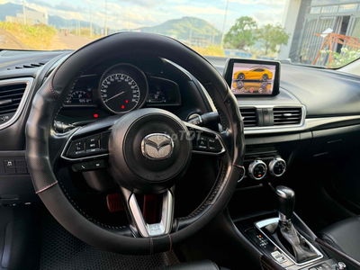 Mazda 3 2018 1.5 AT Sedan - 80000 km