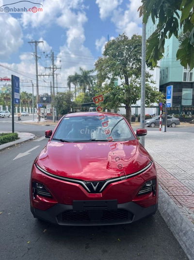 VinFast VF6 Eco 2025