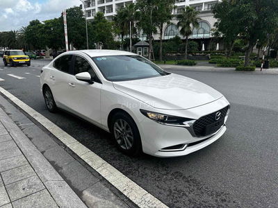 Mazda 3 2023 1.5L Luxury - 25000 km chuẩn contomet