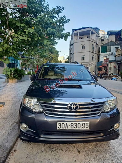 Xe Toyota Fortuner 2.5G 2015