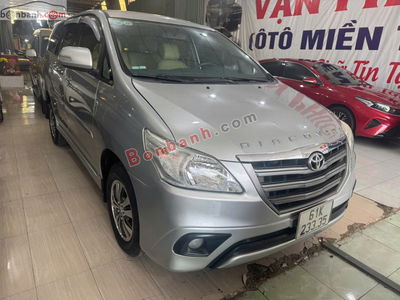 Xe Toyota Innova 2.0E 2016