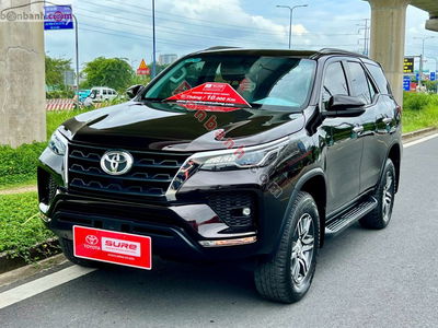 Xe Toyota Fortuner 2.4G 4x2 AT 2021
