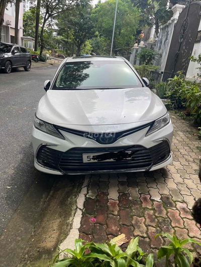 Toyota Camry 2022 2.5HV (Hybrid) - 15000 km