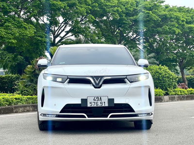 Vf9 plus 6 chố trần kính cực xịn