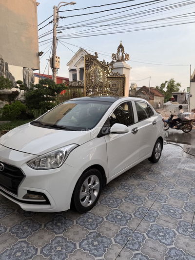 Cần bán i10 2020