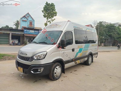 Xe Iveco Daily 3.0 MT 2024