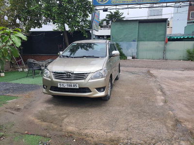 Toyota innova 2.0E 2013 MT