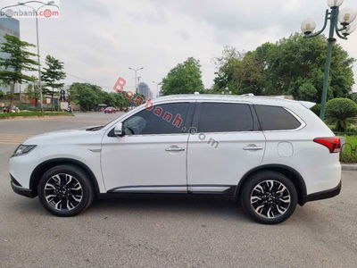 Xe Mitsubishi Outlander 2.0 CVT 2021