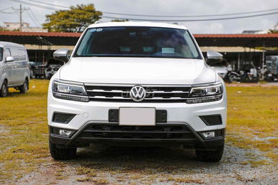 Volkswagen Tiguan Luxury S đi 27k km 1 chủ biển SG