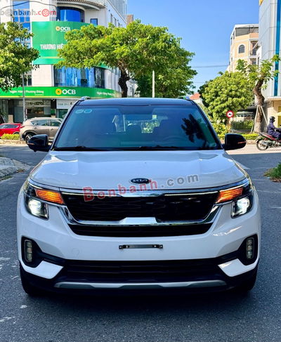 Xe Kia Seltos Luxury 1.4 AT 2020