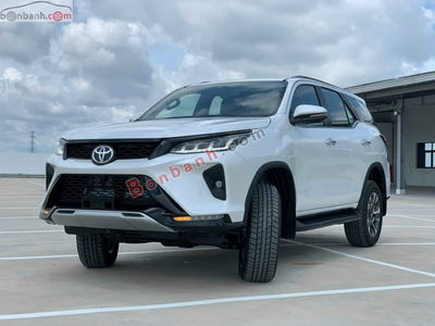 Xe Toyota Fortuner Legender 2.4L 4x2 AT 2025